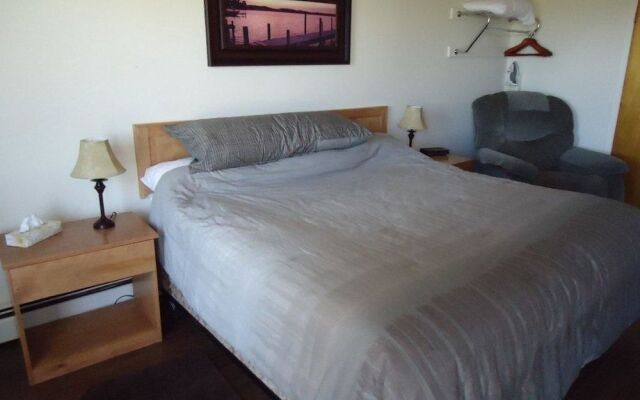 Anchor Motel and Suites