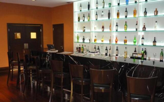 Howard Johnson Hotel & Casino