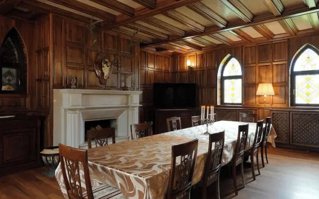 The Castle - Your unique way of retreat