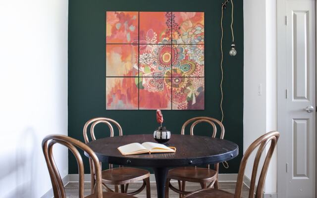1BR2BR Downtown Austin byWanderjaunt