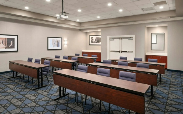 Courtyard by Marriott St. Petersburg Downtown