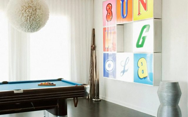 Bungalow Hotel
