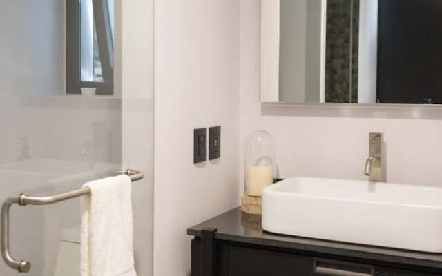 Sailview 703 Romantic Zone Rooftop Pool Ocean Views