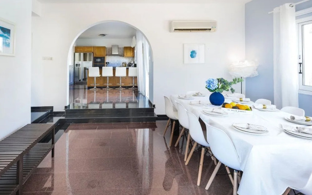 Villa Atlantica