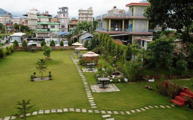 Hotel Crown Himalayas