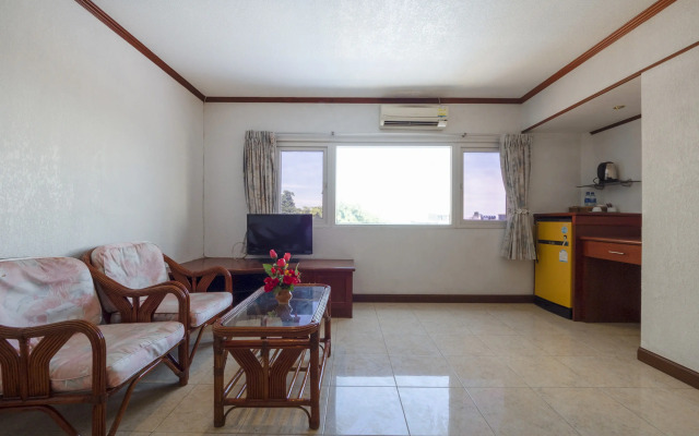 Punjabi Junction by OYO Rooms