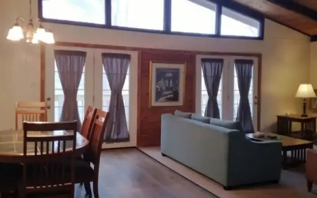 Gatlinburg Hideaway with Fireplace