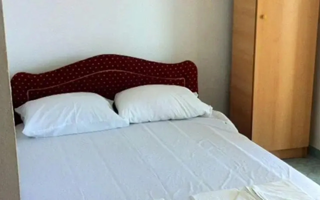 Apartments Llunji