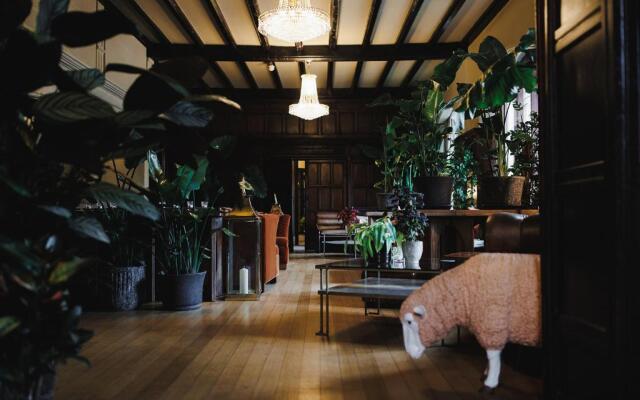 Caer Rhun Hall Hotel