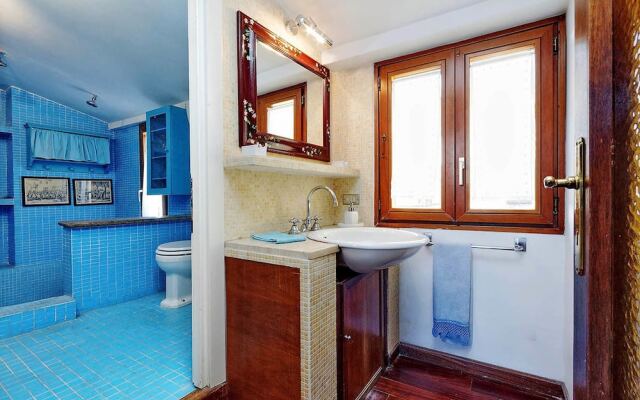 Piazza Mattei Terrace Apartment