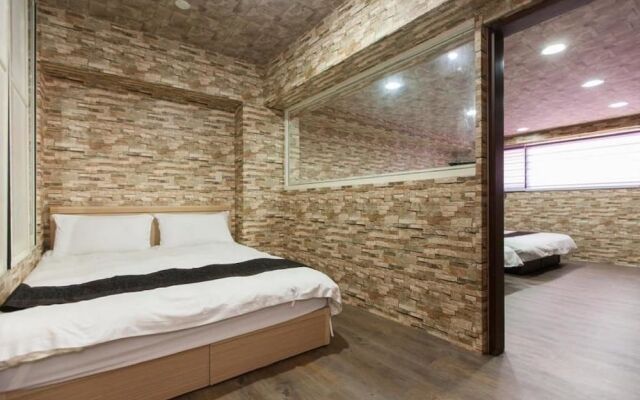 Hot Spring Holiday Inn