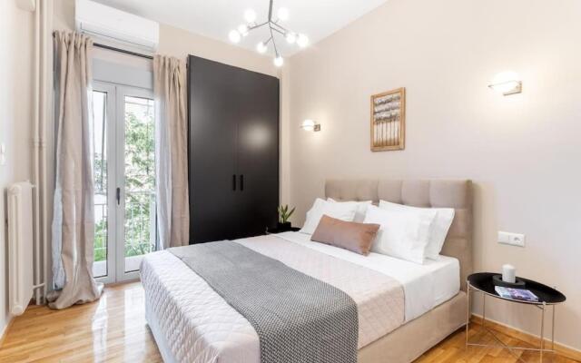Deluxe 3-BDRM Urban-industrial Apt at Acropolis
