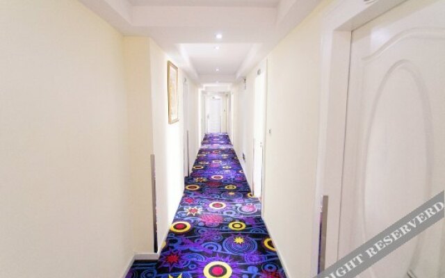 Kunshan Rongding Hotel (Yushan Square Subway Station Branch)