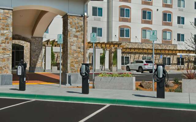 Oxford Suites Sonoma County