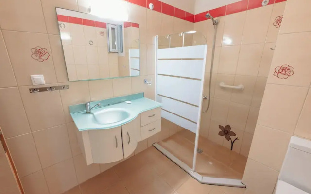 Kourouta Beachfront Escape Walk to the Waves