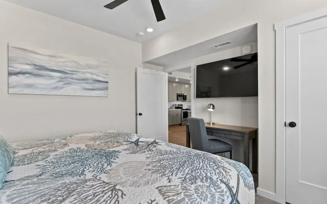 Dreamy Lagoon 2 Bedroom Condo