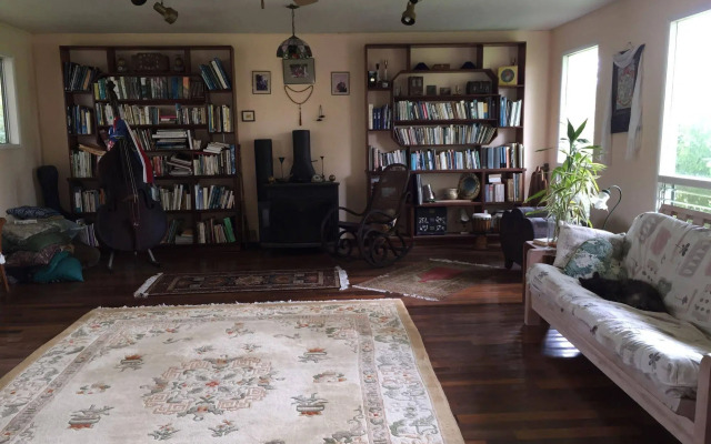 Lava Tree Tropic Inn