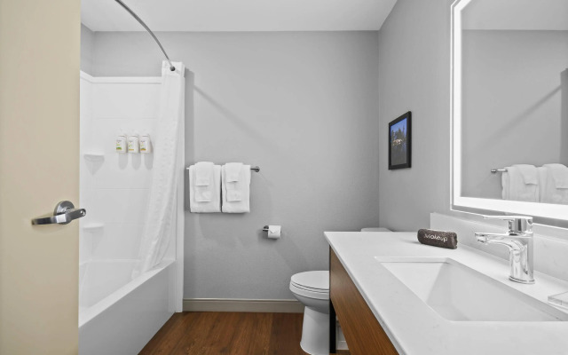 AmericInn by Wyndham International Falls