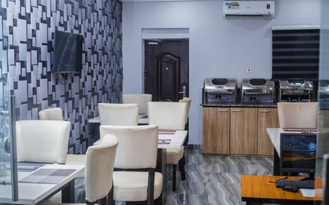 Wizy Hyatt Hotel