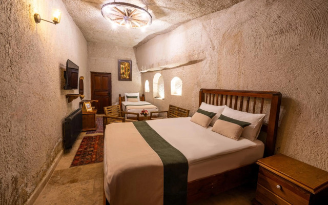 Mysterious Cave Suites