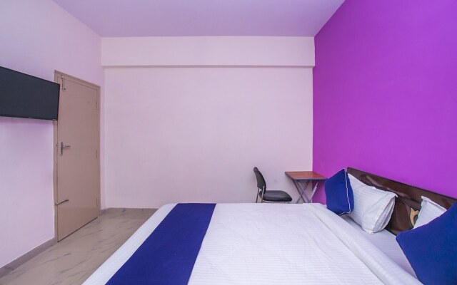 OYO 24047 SilverKey Airport