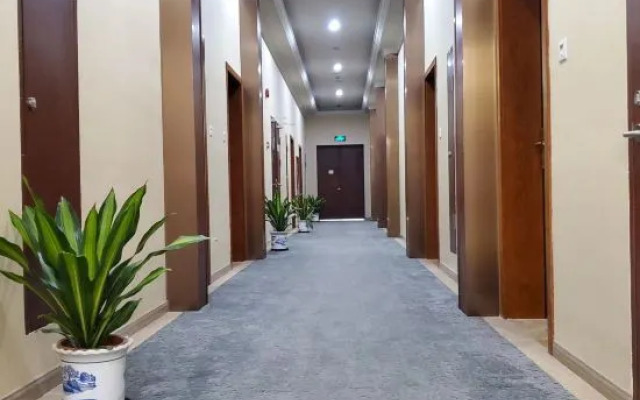 Mingzhu Lake Swan Garden Resort