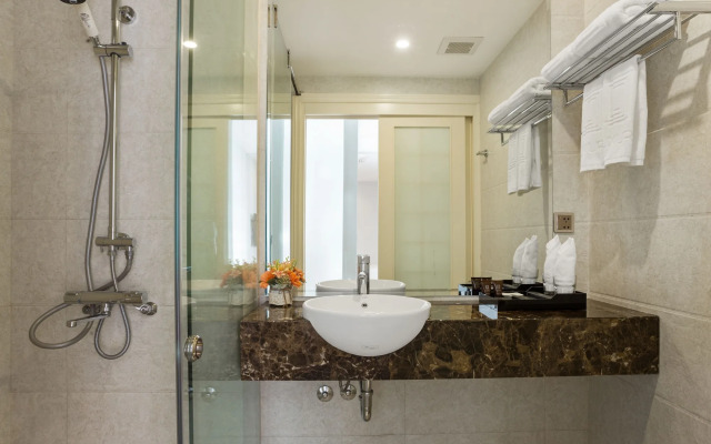 Flora Centre Hotel & Spa