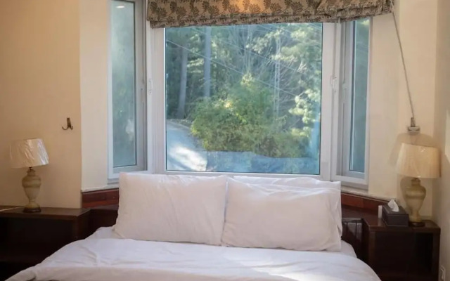 Sarah's Lodge