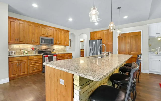 Beautiful Lakefront Cabin Something For Everyone