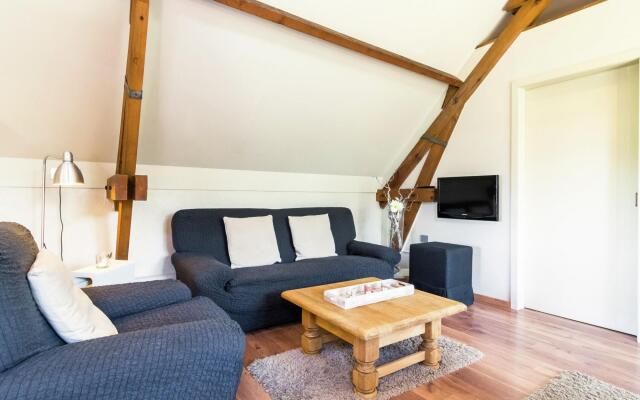Cushy Apartment With Private Terrace, Heating