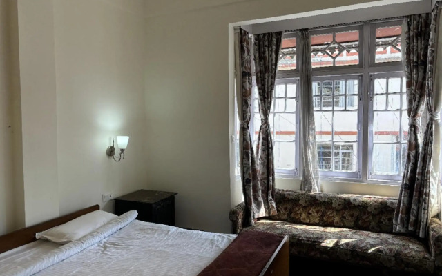 Pineridge Hotel