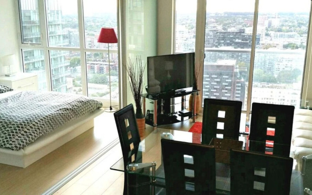 Pelicanstay in Toronto Entertainment District