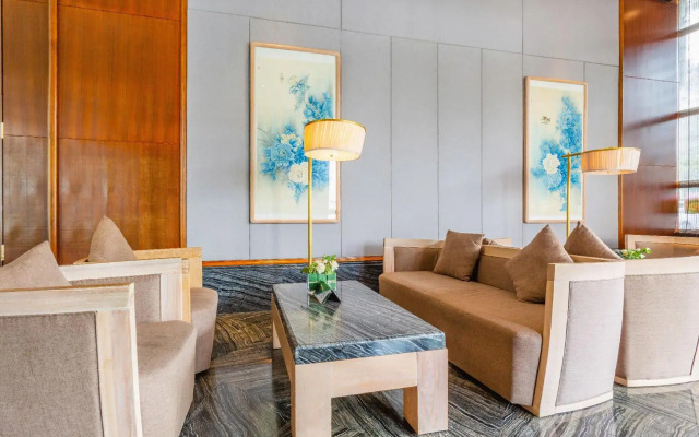 Shangyue Light Luxury Hotel (Desiqin China Construction Fifth Bureau Technical School Store)