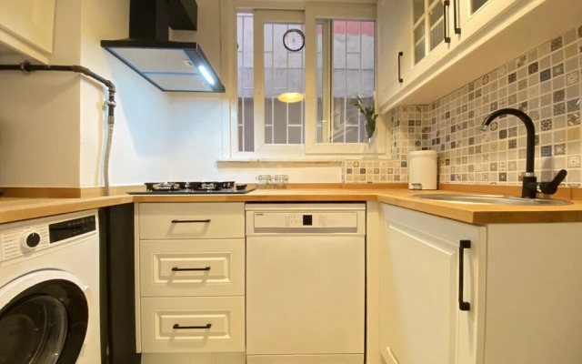 Central Flat Close to Popular Attractions in Sisli