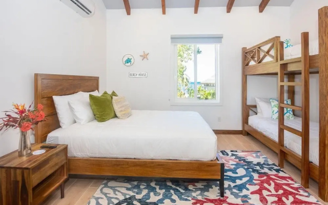 Casa Palmera 2 Bedroom Home by RedAwning