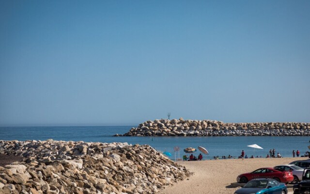 2BR Surf Loft | Beachside with Open Terrace