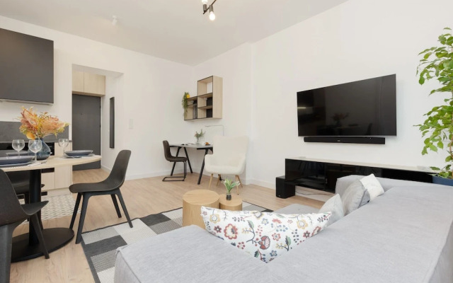 Apartment Emilii Plater 12 by Renters