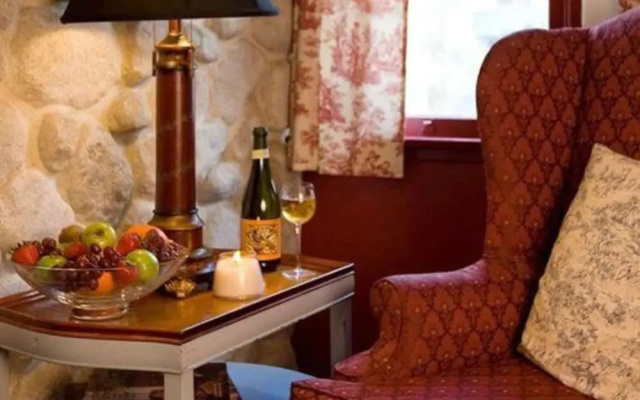 Gold Mountain Manor Bed and Breakfast