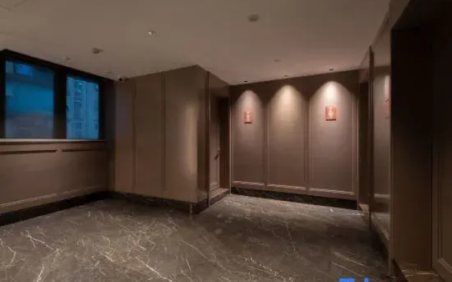 Howard Johnson By Wyndham Life Jiefangbei Chongqing