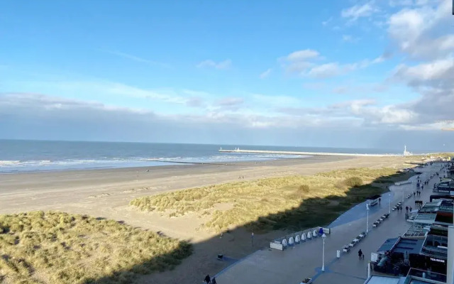 Apartment in Nieuwpoort by the Beach