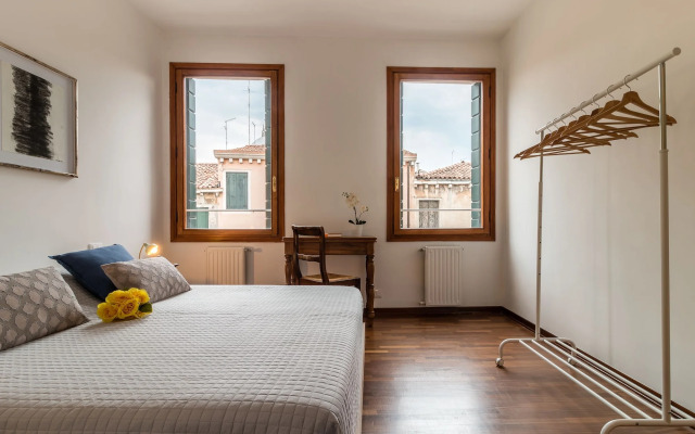 Venezia Spirito Santo Canal View