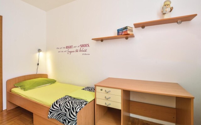 Nice Home in Podstrana With Wifi and 2 Bedrooms