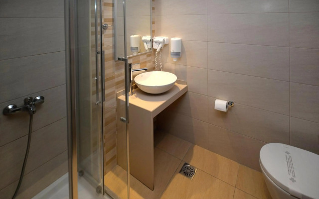 Golden Beach Hotel