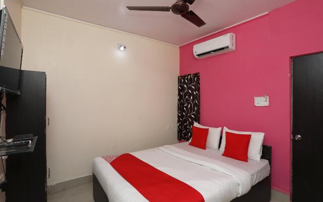 OYO 19556 Hotel Puri Inn