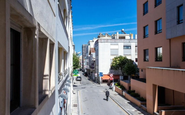 Luxury Picadeiro Apartment by Rent4all