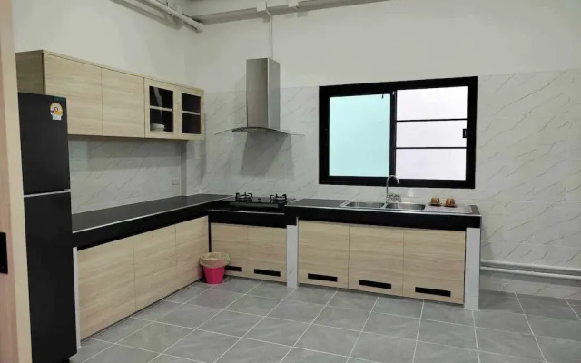 Modern House CNX