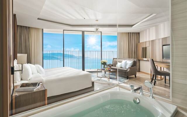 Premier High Ocean View Panorama