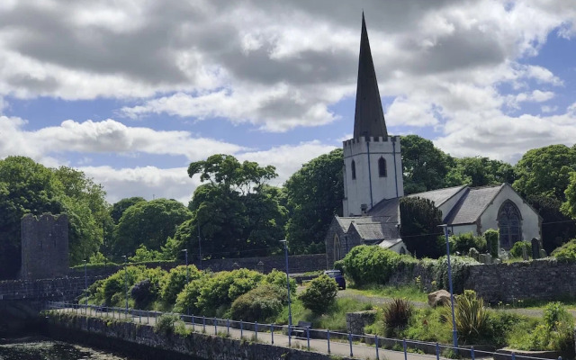 Castleview Large 3 Bedroom Family House - Glenarm