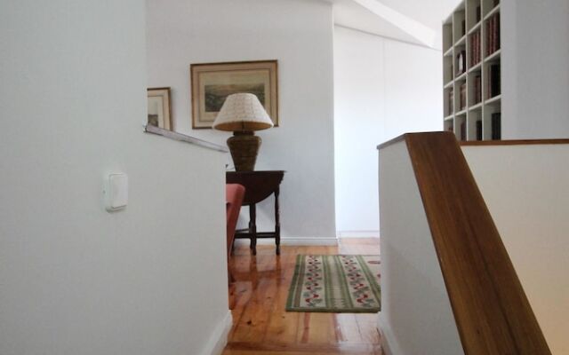 House With 3 Bedrooms in Algés, With Wifi - 1 km From the Beach