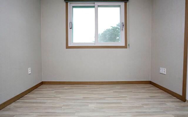 Montsanpo Beach Pension